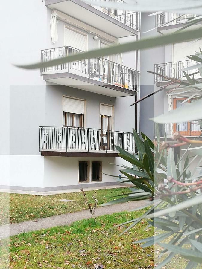 Casa Vacanza E Per Lavoro Elena E Carla Spinea Eksteriør bilde